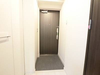 セオリー大阪アーバンレストの玄関
