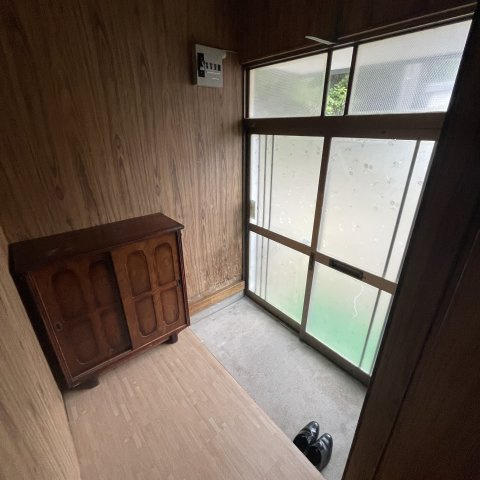 登別市若草町5丁目7-9戸建の玄関