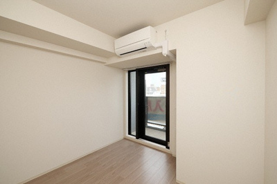 【洋室】 | バウスフラッツ新大阪 | 明るい洋室です