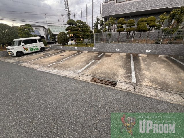 エステート篠木の駐車場