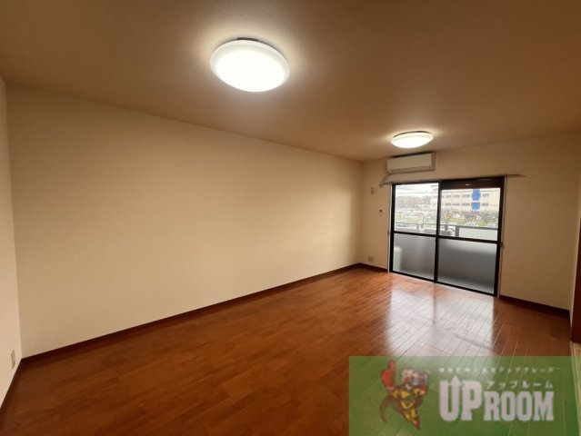 エステート篠木の居間・リビング