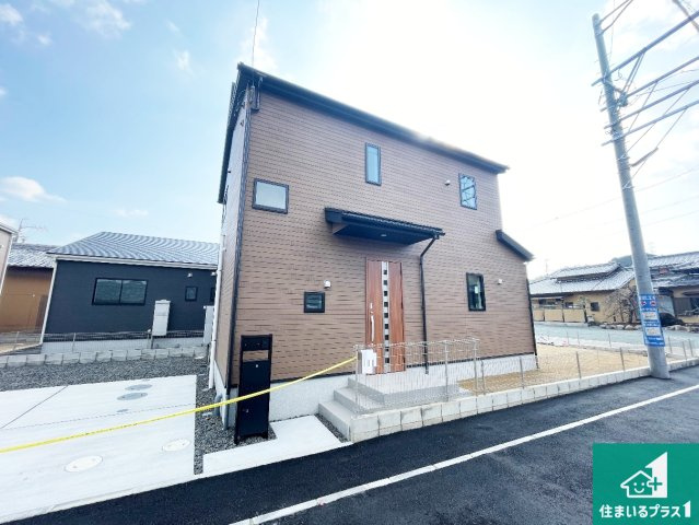 亀山市山下町　第1期　新築一戸建てのトイレ|シンプルなトイレは落ち着く空間！お手入れも簡単です！