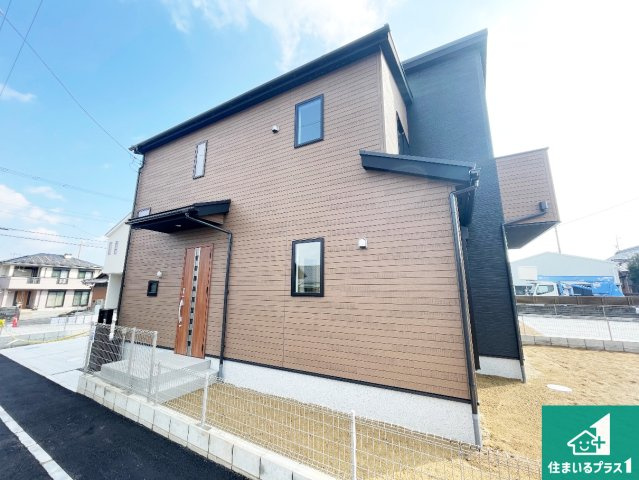 亀山市山下町　第1期　新築一戸建ての外観|周辺は落ち着いた街並みの住宅地！子育てがしやすい住環境です！まだ未完成ですが、現地でしかわからない事もございます。是非一度ご覧ください。