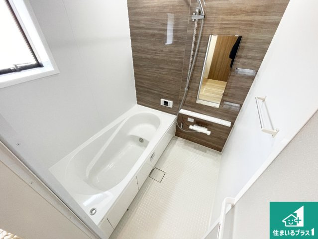 亀山市山下町　第1期　新築一戸建ての前面道路含む現地写真|周辺は落ち着いた街並みの住宅地！子育てがしやすい住環境です！まだ未完成ですが、現地でしかわからない事もございます。是非一度ご覧ください。