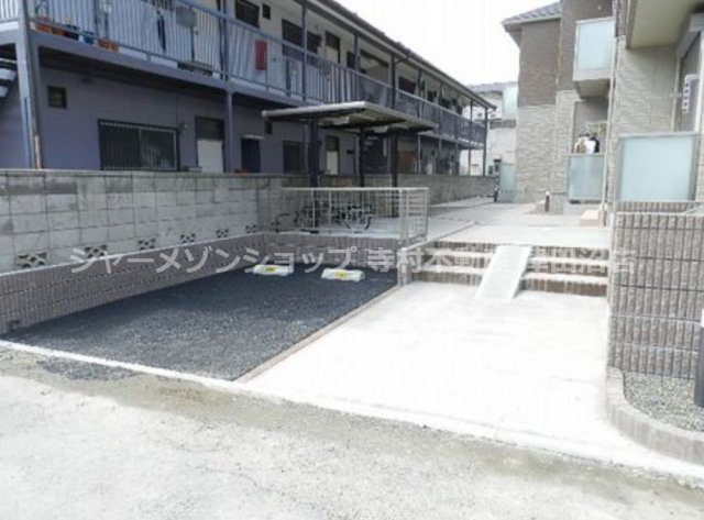 エトワールの駐車場