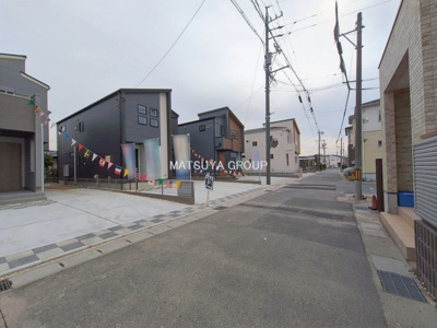 【前面道路含む現地写真】 | ブルーミングガーデン岡崎市福岡町新町-3号棟