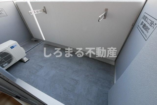 セレニテ難波リアンのバルコニー