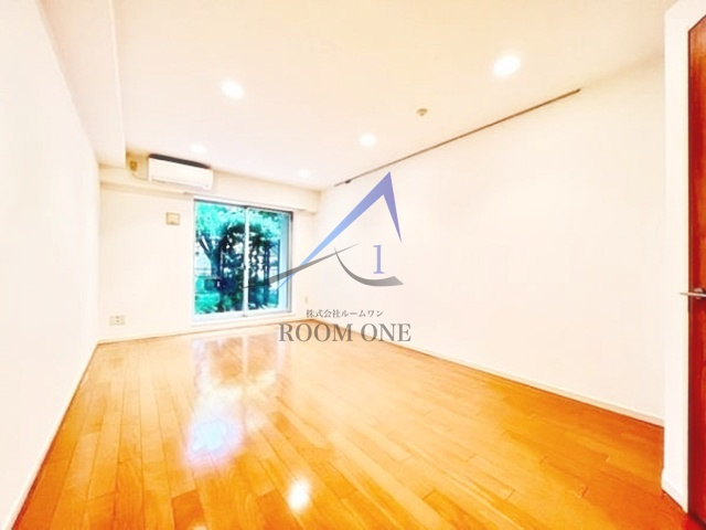 Ｂｒｉｌｌｉａ　ｉｓｔ　三軒茶屋　アイビーテラスの居間・リビング|洋室のお部屋です。