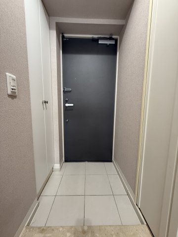 エマーレ行徳の玄関