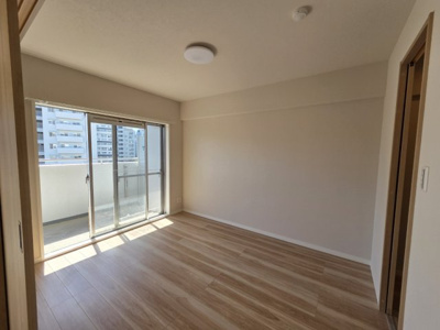 【洋室】 | セレノ藤原台B棟 | 洋室約5.3帖