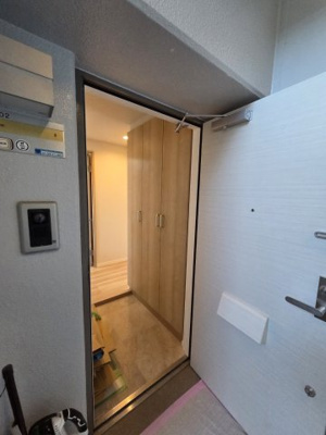 【玄関】 | セレノ藤原台B棟 | シューズボックスにはご家族分の靴が収納できます。