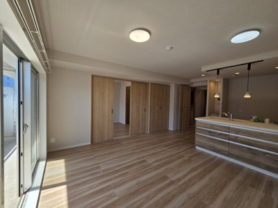 【居間・リビング】 | セレノ藤原台B棟 | 2025年10月にリノベーション完了しております。