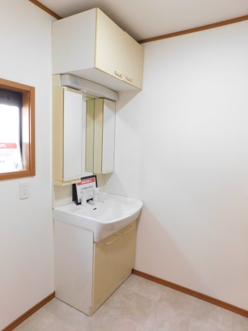 あま市七宝町川部折戸の中古一戸建の独立洗面台|◇洗面脱衣室◇　　シャワー洗面台　（２０２５年１０月リフォーム済）