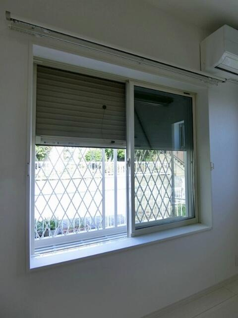 ハーミットクラブハウスレスペデザ戸塚のセキュリティ|安心の防犯シャッター付き