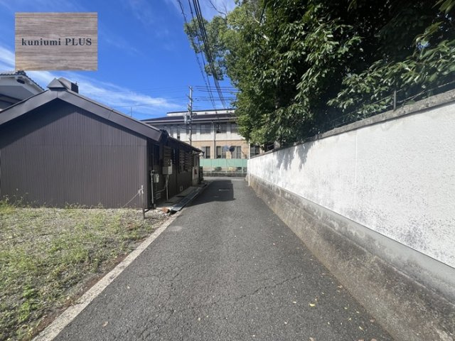 奈良県大和郡山市植槻町の前面道路含む現地写真