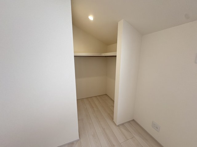 明石市魚住町錦が丘１丁目新築戸建２号棟の収納