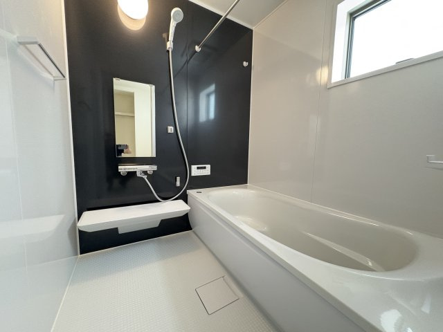 明石市魚住町錦が丘１丁目新築戸建２号棟の浴室