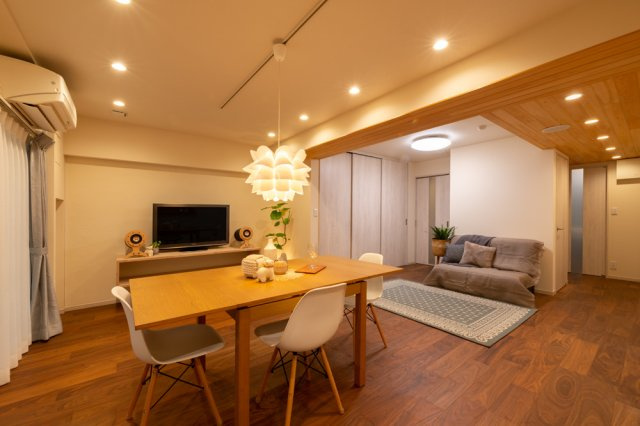 コスモ烏丸グレイスフォルムの居間・リビング