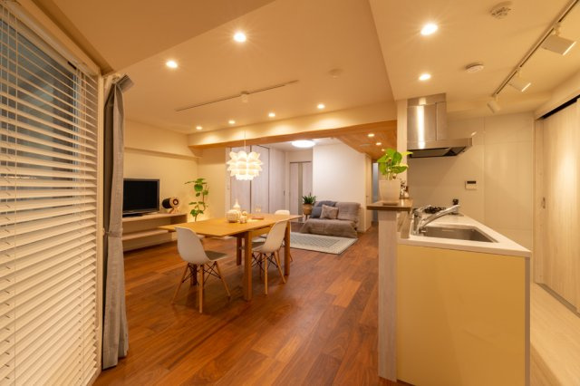 コスモ烏丸グレイスフォルムの居間・リビング