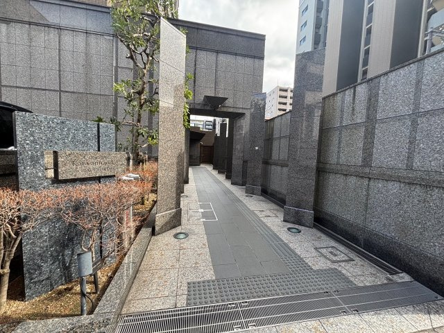 コスモ烏丸グレイスフォルムのエントランス