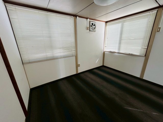 中ノ割貸事務所の内装