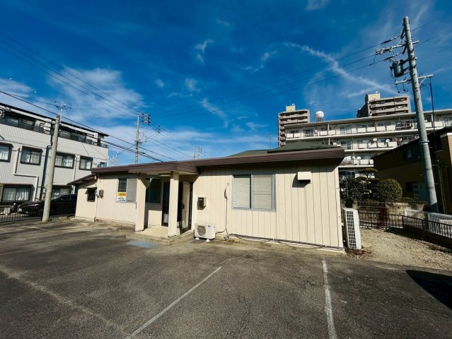 中ノ割貸事務所の外観