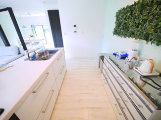 【キッチン】 | 長生郡白子町剃金　平家中古戸建 | 内装リフォーム済み令和3年9月1LDK平家 リビング約27帖システムキッチンユニットバス敷地約96坪