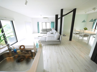 【居間・リビング】 | 長生郡白子町剃金　平家中古戸建 | 内装リフォーム済み令和3年9月1LDK平家 リビング約27帖システムキッチンユニットバス敷地約96坪