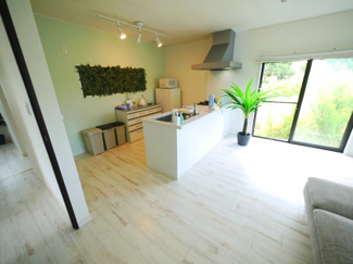 【居間・リビング】 | 長生郡白子町剃金　平家中古戸建 | 内装リフォーム済み令和3年9月1LDK平家 リビング約27帖システムキッチンユニットバス敷地約96坪