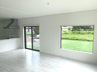 【内装】 | 長生郡白子町剃金　平家中古戸建 | 内装リフォーム済み令和3年9月1LDK平家 リビング約27帖システムキッチンユニットバス敷地約96坪