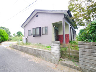 【外観】 | 長生郡白子町剃金　平家中古戸建 | 内装リフォーム済み令和3年9月1LDK平家 リビング約27帖システムキッチンユニットバス敷地約96坪