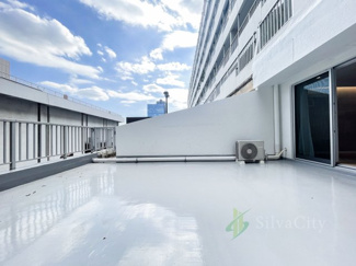 【バルコニー】 | 中野ブロードウェイ | ルーフバルコニー　30.50㎡