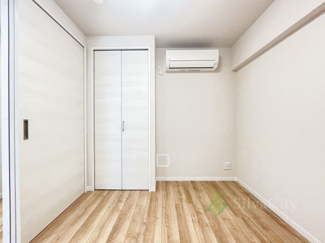 【洋室】 | 中野ブロードウェイ | 洋室1　4帖