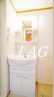 【洗面所】 | セモア中山 | 洗面台です。