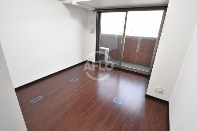 プレジオ都島本通の居間・リビング|プレジオ都島本通　洋室