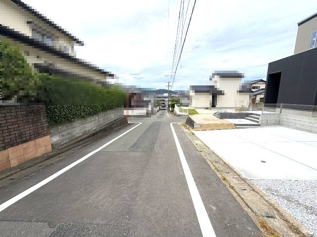 【その他】 | 大野城市第3緑ヶ丘4丁目　1号棟（全1棟）【仲介手数料無料・0円】 | 現地写真。前面道路です。