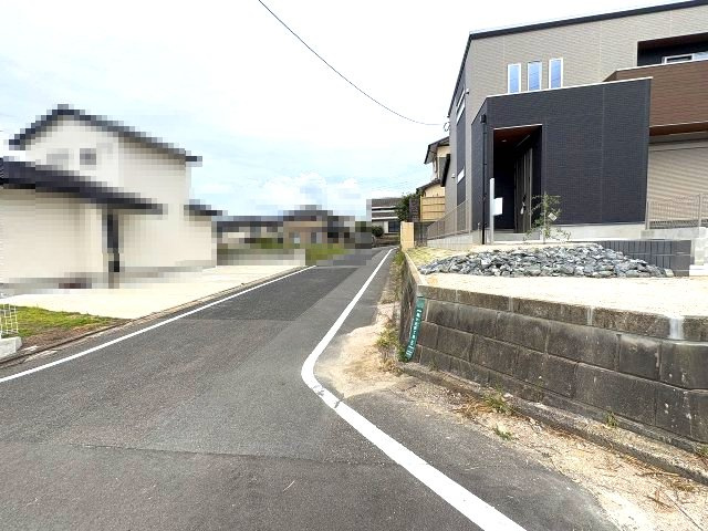 【その他】 | 大野城市第3緑ヶ丘4丁目　1号棟（全1棟）【仲介手数料無料・0円】 | 現地写真。前面道路です。