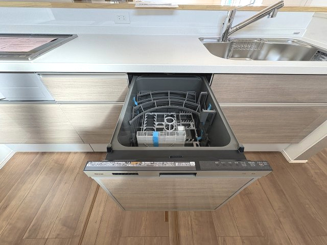 【キッチン】 | 大野城市第3緑ヶ丘4丁目　1号棟（全1棟）【仲介手数料無料・0円】 | 現地写真。食洗器が付いてます。
