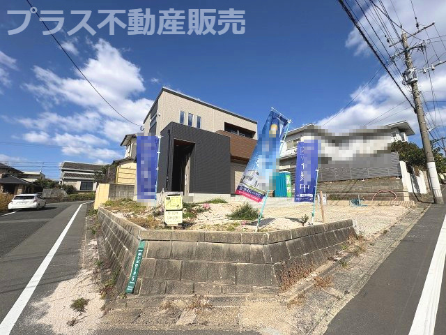 【玄関】 | 大野城市第3緑ヶ丘4丁目　1号棟（全1棟）【仲介手数料無料・0円】 | 現地写真。