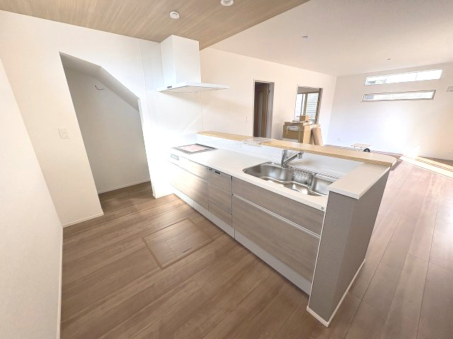【キッチン】 | 大野城市第3緑ヶ丘4丁目　1号棟（全1棟）【仲介手数料無料・0円】 | 現地写真。