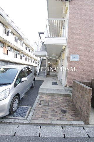 レオパレスアミティエのエントランス