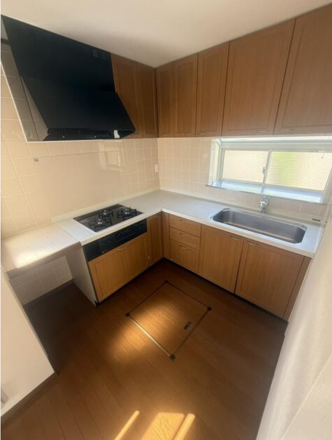 横浜市戸塚区名瀬町 中古戸建て【仲介手数料無料】のキッチン