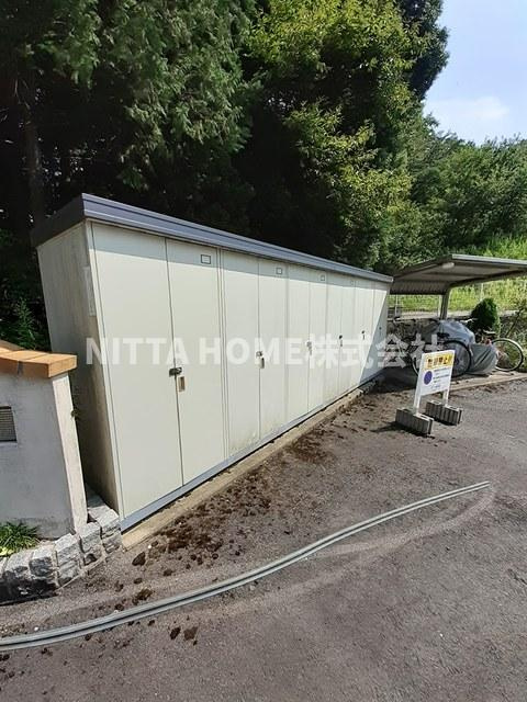 メゾン・城ノ下Ａの設備|タイヤ庫設置で冬は安心です！！