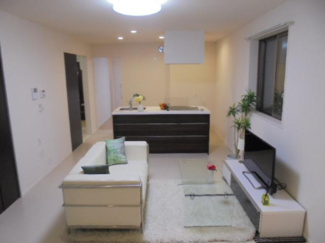 【居間・リビング】 | リベルテ | 現況優先。家具付きではありません。