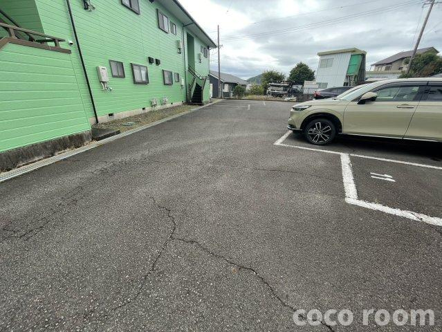 グリーンハイツ大紀の駐車場