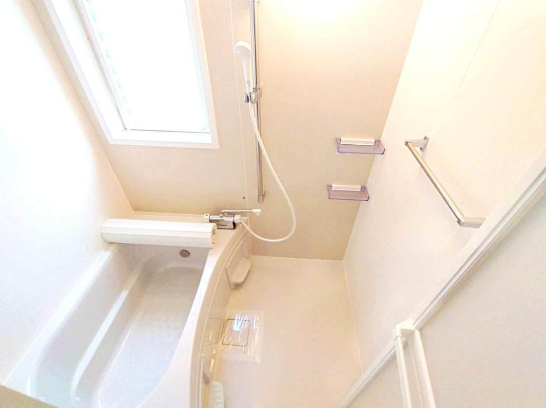 横浜市泉区白百合3丁目 中古戸建て【仲介手数料無料】の浴室