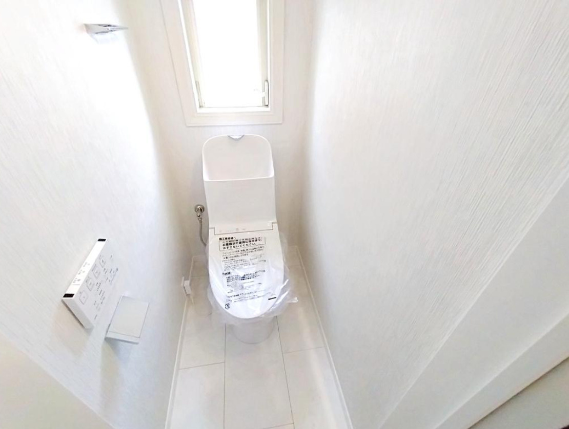 横浜市泉区白百合3丁目 中古戸建て【仲介手数料無料】のトイレ