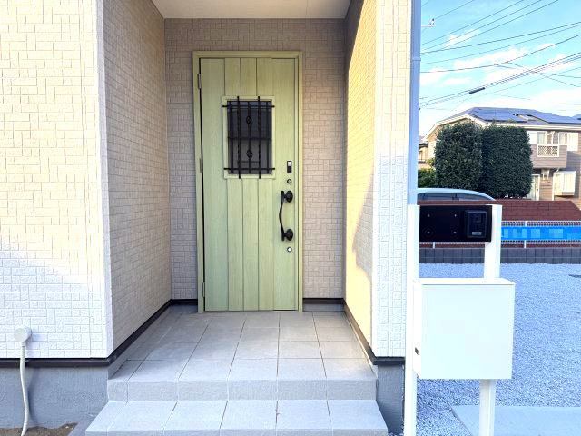 リーブルガーデンS前橋市北代田町第７　１号棟の前面道路含む現地写真|前面道路含む現地写真です