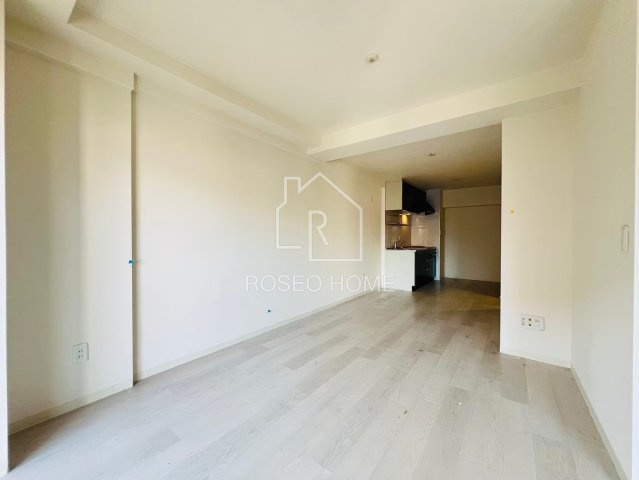 グランディールNAMBAの居間・リビング