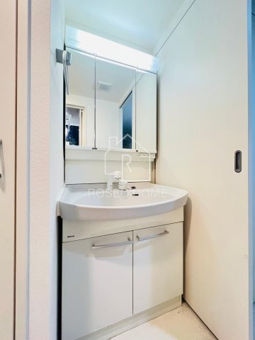 グランディールNAMBAの洗面所